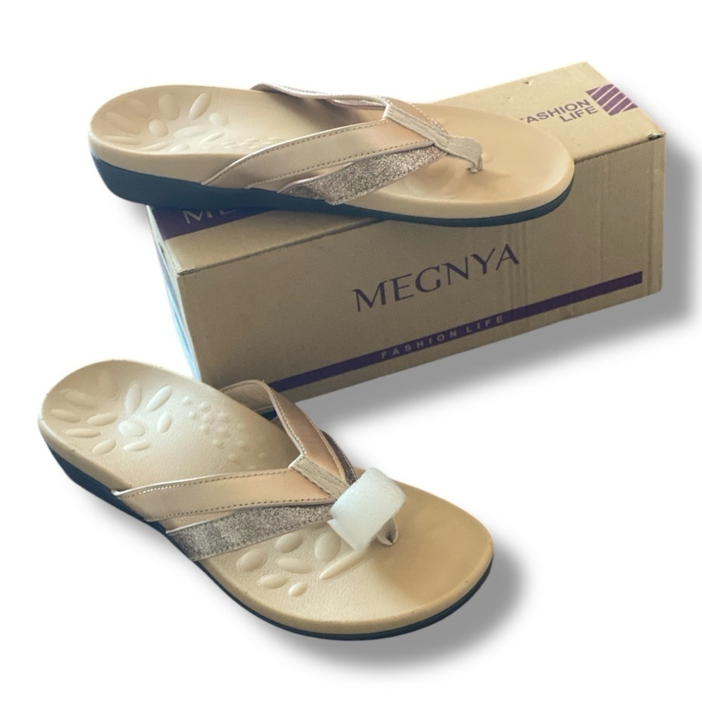 MEGNYA Padded Thong Sandals Tan & Gold Glitter Size US 8.5/39 Flip Flops NWT